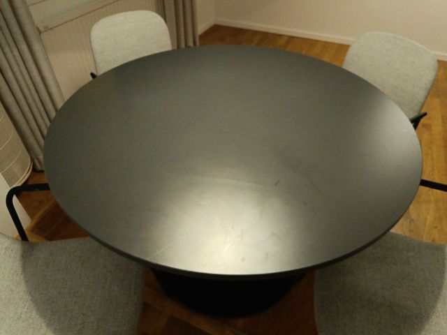 826418-2 Tables and Chairs Kinnarps