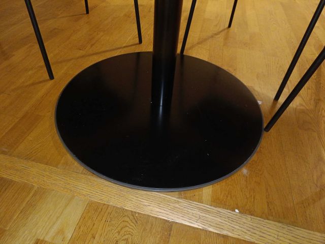 826418-3 Tables and Chairs Kinnarps