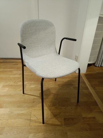 826418-5 Tables and Chairs Kinnarps