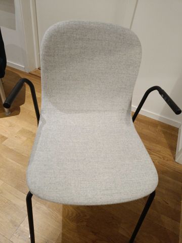 826418-6 Tables and Chairs Kinnarps