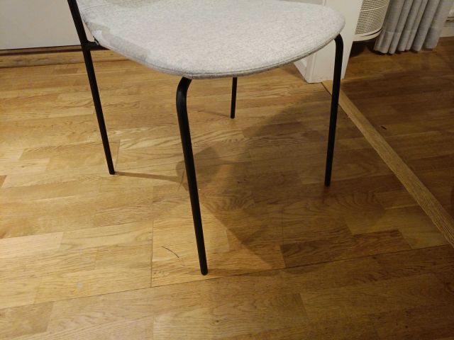 826418-7 Tables and Chairs Kinnarps
