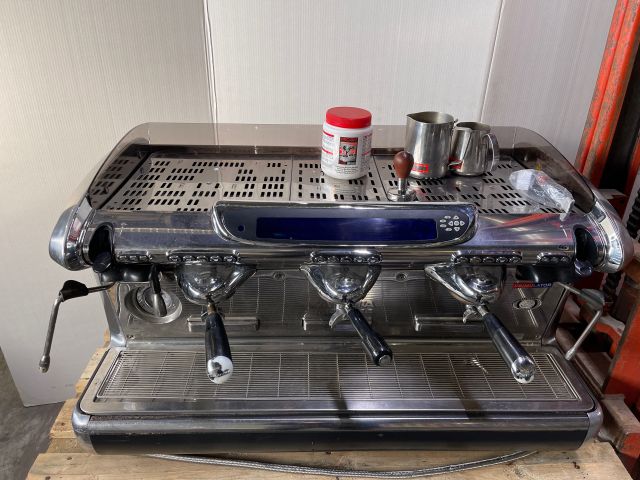 890533-1 Espresso machine FAEMA EMBLEMA A / 3 AutoSteam Milk4 - Tall Cup Version