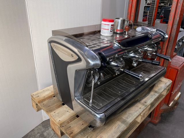 890533-2 Espresso machine FAEMA EMBLEMA A / 3 AutoSteam Milk4 - Tall Cup Version