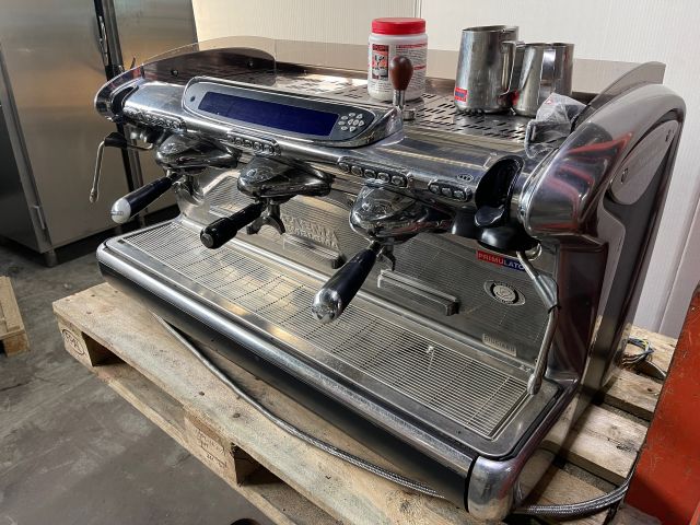 890533-3 Espresso machine FAEMA EMBLEMA A / 3 AutoSteam Milk4 - Tall Cup Version