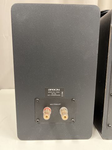 867854-4 Speakers and headphones x2- FREE SHIPPING