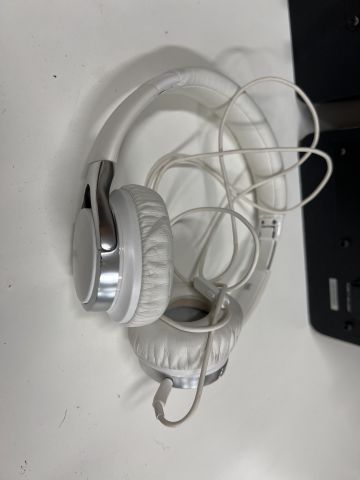 867854-7 Speakers and headphones x2- FREE SHIPPING