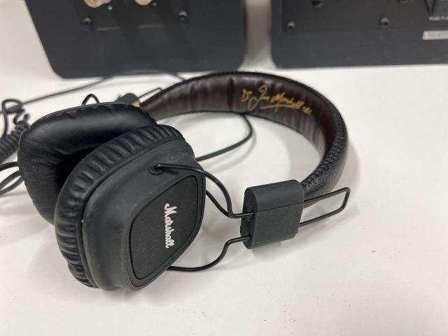 867854-9 Speakers and headphones x2- FREE SHIPPING