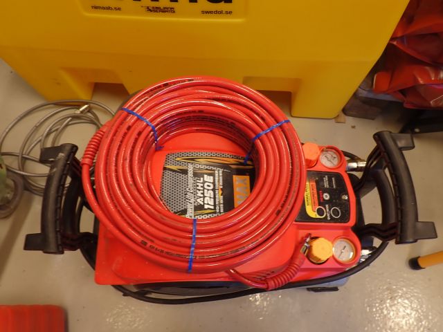 778090-4 Compressor Power lite AKHL 1250 E with thick hose