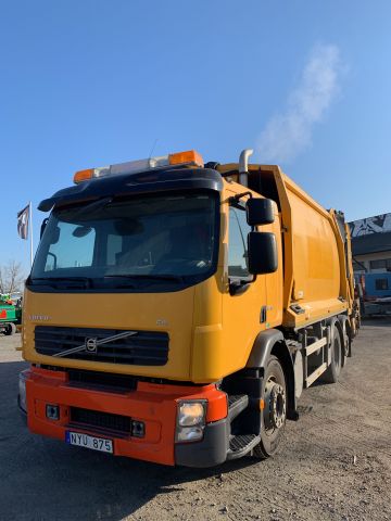 876653-1 Sopbil Volvo 6X2 FE340 (331 hp, 256026 km) -2013