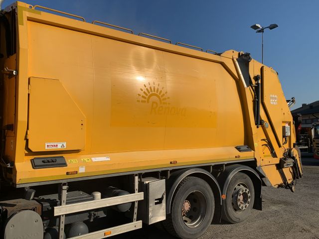 876653-12 Sopbil Volvo 6X2 FE340 (331 hp, 256026 km) -2013