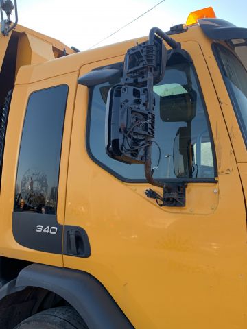 876653-24 Sopbil Volvo 6X2 FE340 (331 hp, 256026 km) -2013