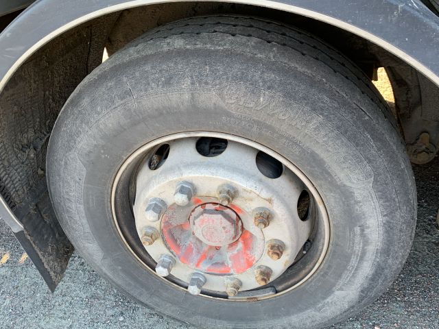 876653-27 Sopbil Volvo 6X2 FE340 (331 hp, 256026 km) -2013