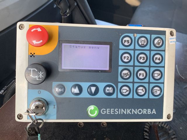 876653-37 Sopbil Volvo 6X2 FE340 (331 hp, 256026 km) -2013