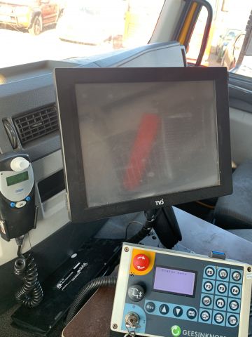 876653-38 Sopbil Volvo 6X2 FE340 (331 hp, 256026 km) -2013