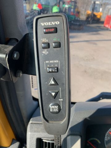 876653-43 Sopbil Volvo 6X2 FE340 (331 hp, 256026 km) -2013