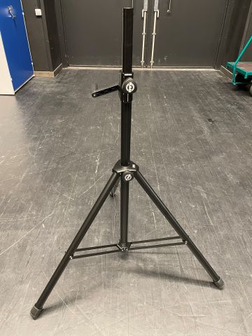 892010-3 2 Speaker stands with crank. K&M 213 (NYA)