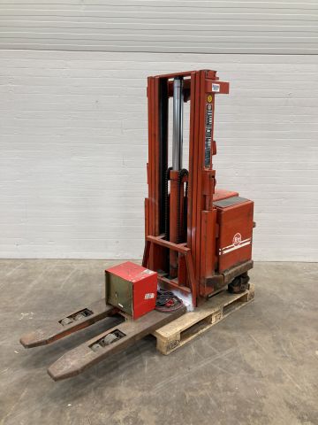 890178-1 Road stacker BT LSF 1200 F / P -1985