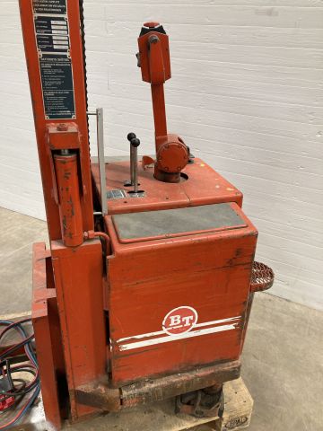 890178-5 Road stacker BT LSF 1200 F / P -1985