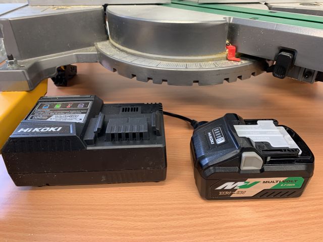 809571-7 Cut and saw saw battery-powered Hikoki C 3610DRA incl. Battery