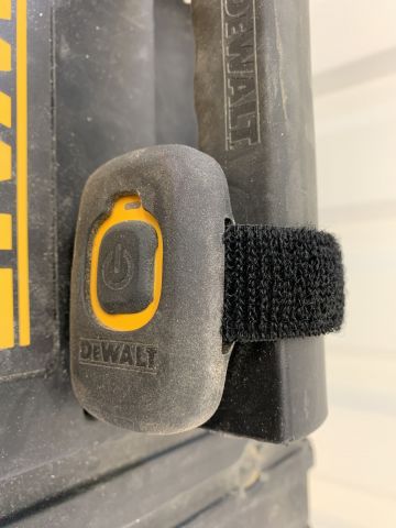 809574-4 Vacuum cleaner battery powered with remote control Dewalt DCV586M