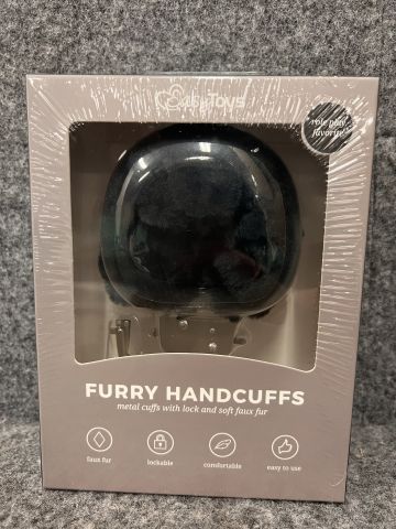 872111-6 Adult toys, Lily and Velvet Vibe, handcuffs