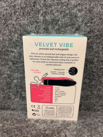 872111-5 Adult toys, Lily and Velvet Vibe, handcuffs