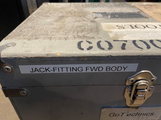 877124-3 Jack fitting FWD Body STA 294,5