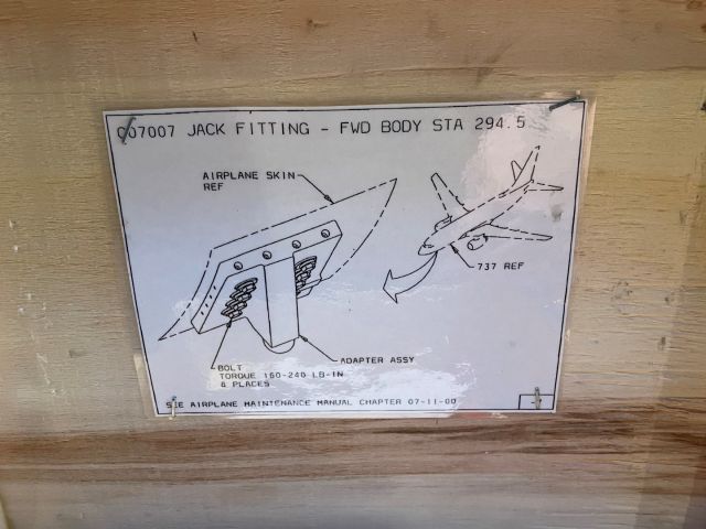 877124-7 Jack fitting FWD Body STA 294,5