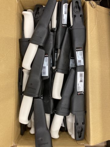 893546-5 Painting knives, nail drivers, rubber clubs and chisels etc. Mora, Thor, Stanley etc