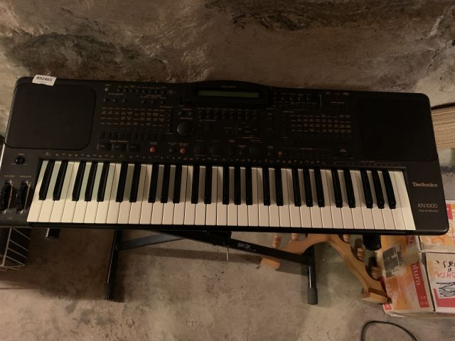 892465-3 Keyboard Technics KN1000