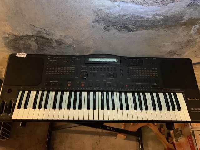 892465-4 Keyboard Technics KN1000