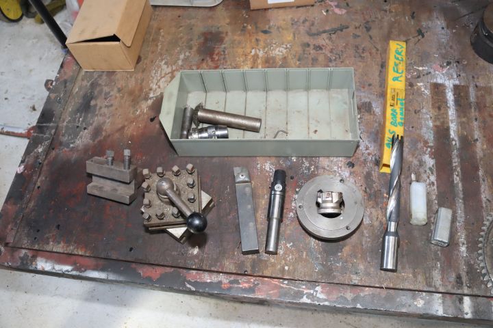 894044-1 Bracket for tools in lathe, cutting holder, milling crab, fine drill head, drills with carbide tip.