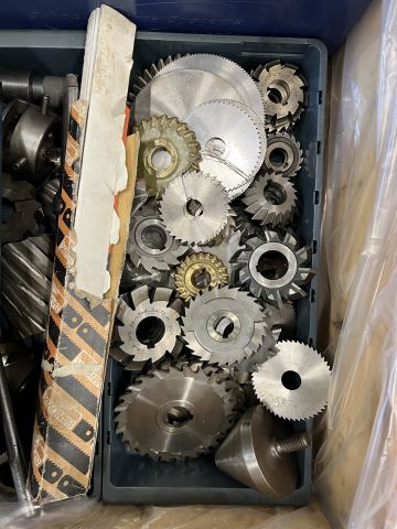 779704-4 Stool with drill, milling tool and more