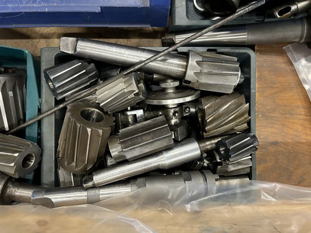 779704-9 Stool with drill, milling tool and more