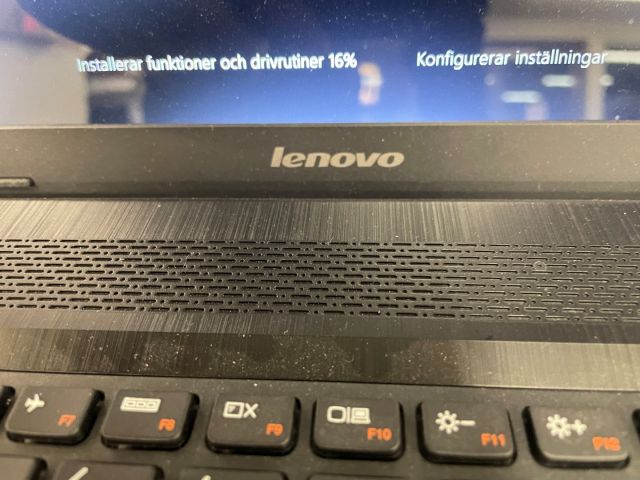 839393-3 Laptops 2nd Lenovo G710 / Dell P75F