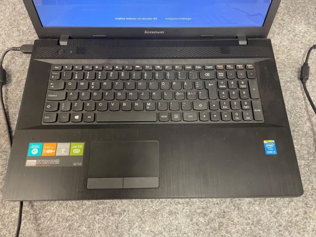 839393-4 Laptops 2nd Lenovo G710 / Dell P75F
