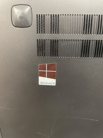839393-7 Laptops 2nd Lenovo G710 / Dell P75F