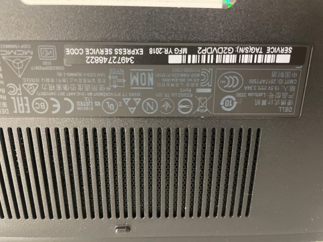 839393-18 Laptops 2nd Lenovo G710 / Dell P75F