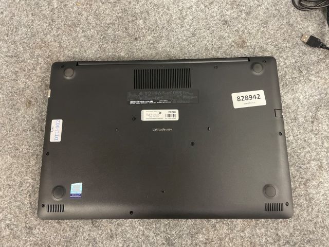 839393-20 Laptops 2nd Lenovo G710 / Dell P75F