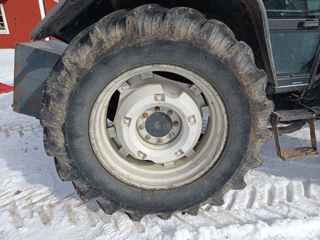 826445-11 Tractor Valmet 6800 -1997