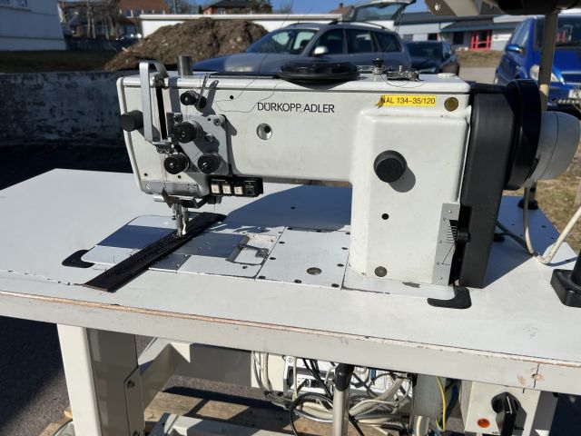 779718-3 Industrial sewing machine Durkopp Adler 767 with Variocontrol 820
