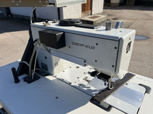 779718-4 Industrial sewing machine Durkopp Adler 767 with Variocontrol 820