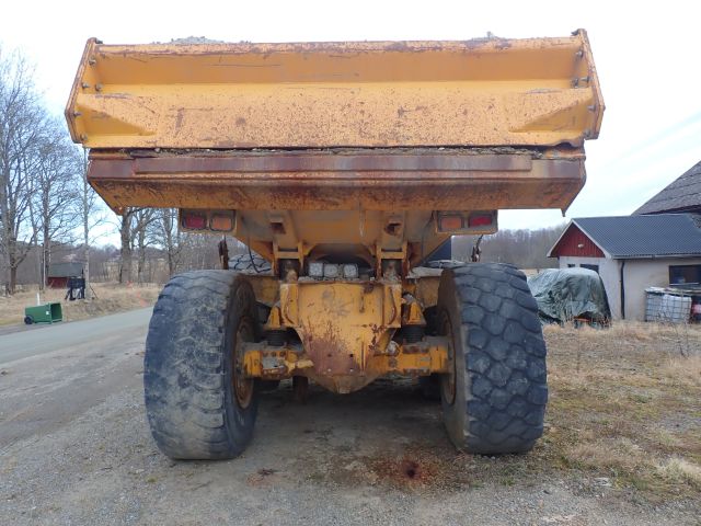 894655-6 Dumper volvo A25D