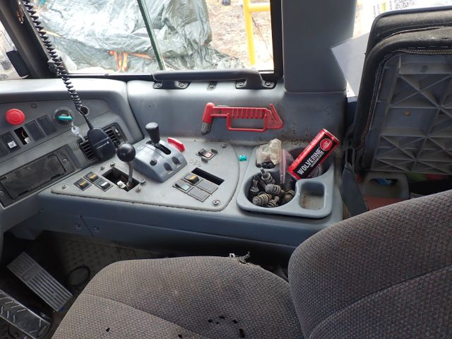 894655-14 Dumper volvo A25D