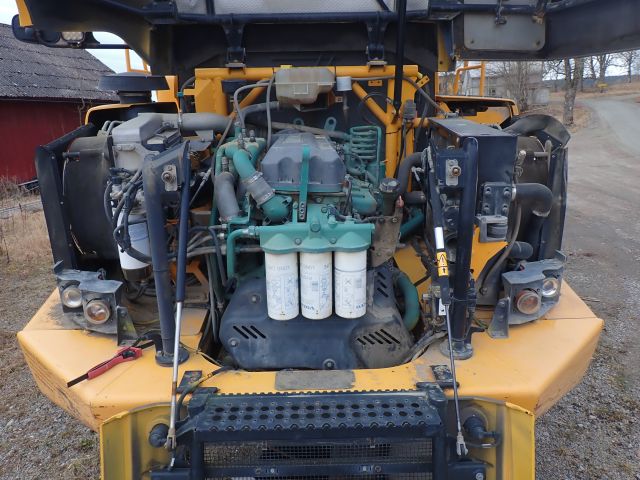 894655-17 Dumper volvo A25D