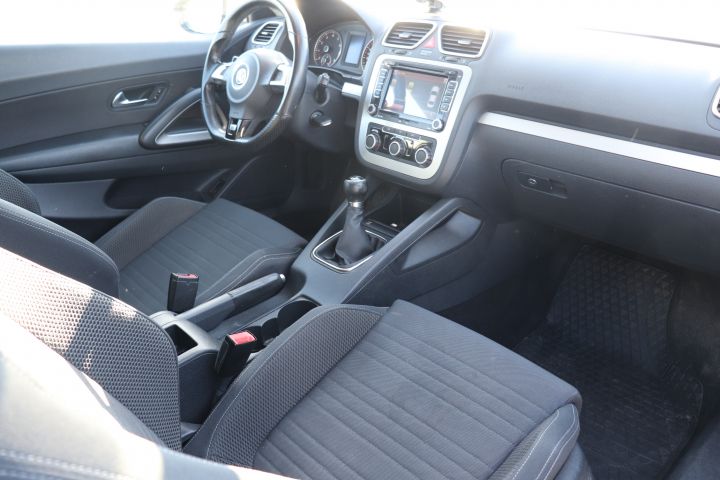 853045-11 Volkswagen Scirocco 1.4 TSI - 2010
