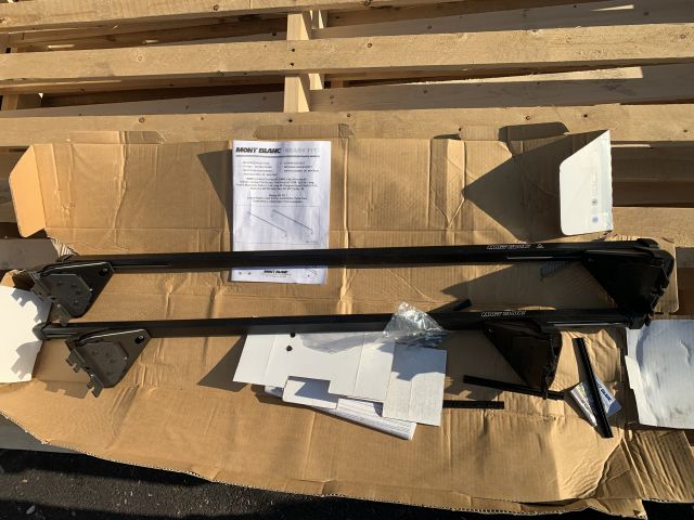 866433-1 Roof racks - Mont Blanc