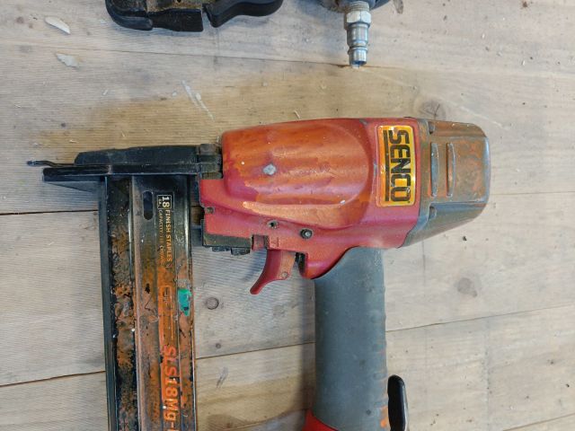 826469-3 Staple Guns Senco SLS18MG-M