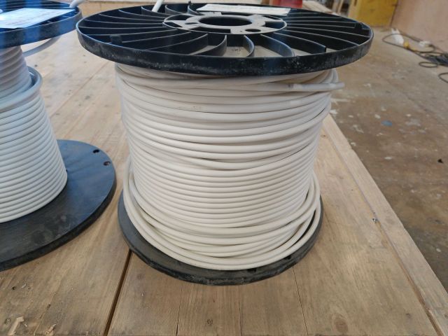 826487-3 Cable reel Nexans 5G1.5