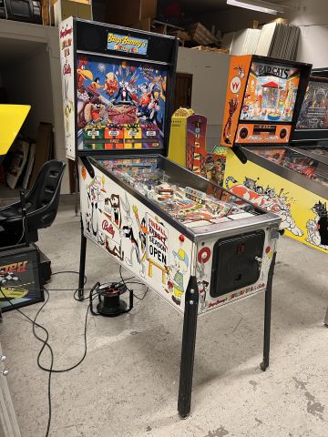 895135-3 Pinball Bugs Bunny`s Birthday ball -1990
